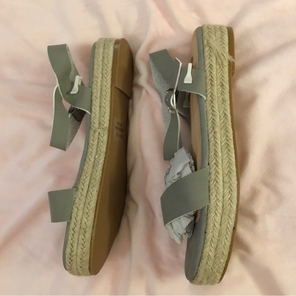 5/25% off - Pretty Grey Strap Sandals - Picture 2 of 4
